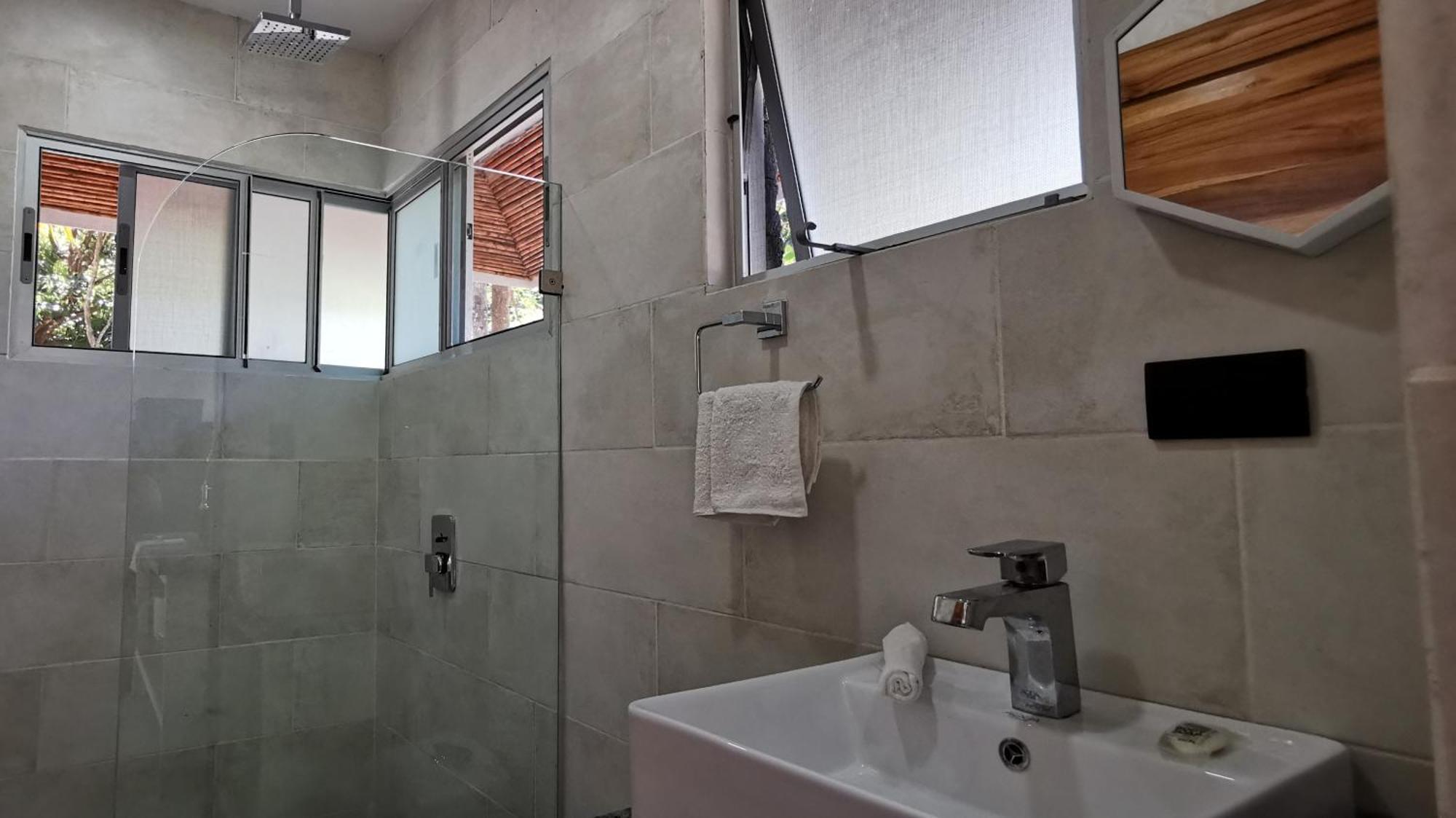 Armadillo Eco Bungalows - Santa Teresa Playa Santa Teresa  Ruang foto